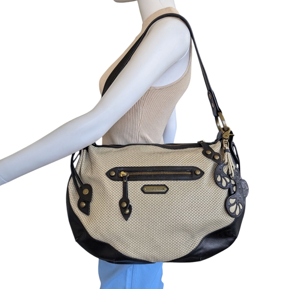 Isabella Fiore Black and Cream Shoulder Bag - Picture 2 of 14